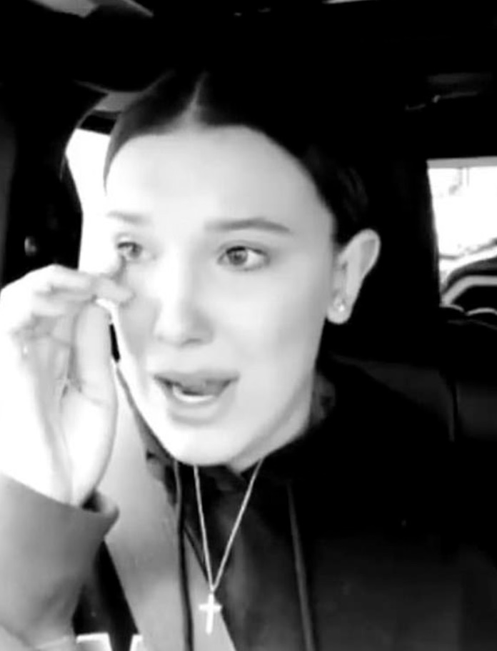 Millie Bobby Brown è scoppiata in lacrime su instagram