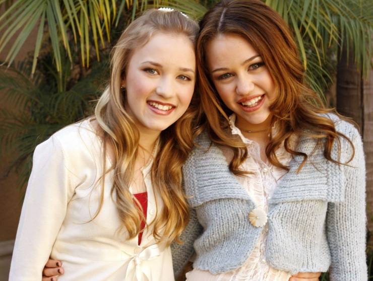 Emily Osment e Miley Cyrus