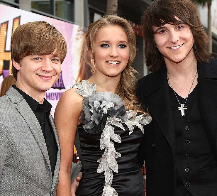 Jason Earles, Emily Osment e Mitchel Musso