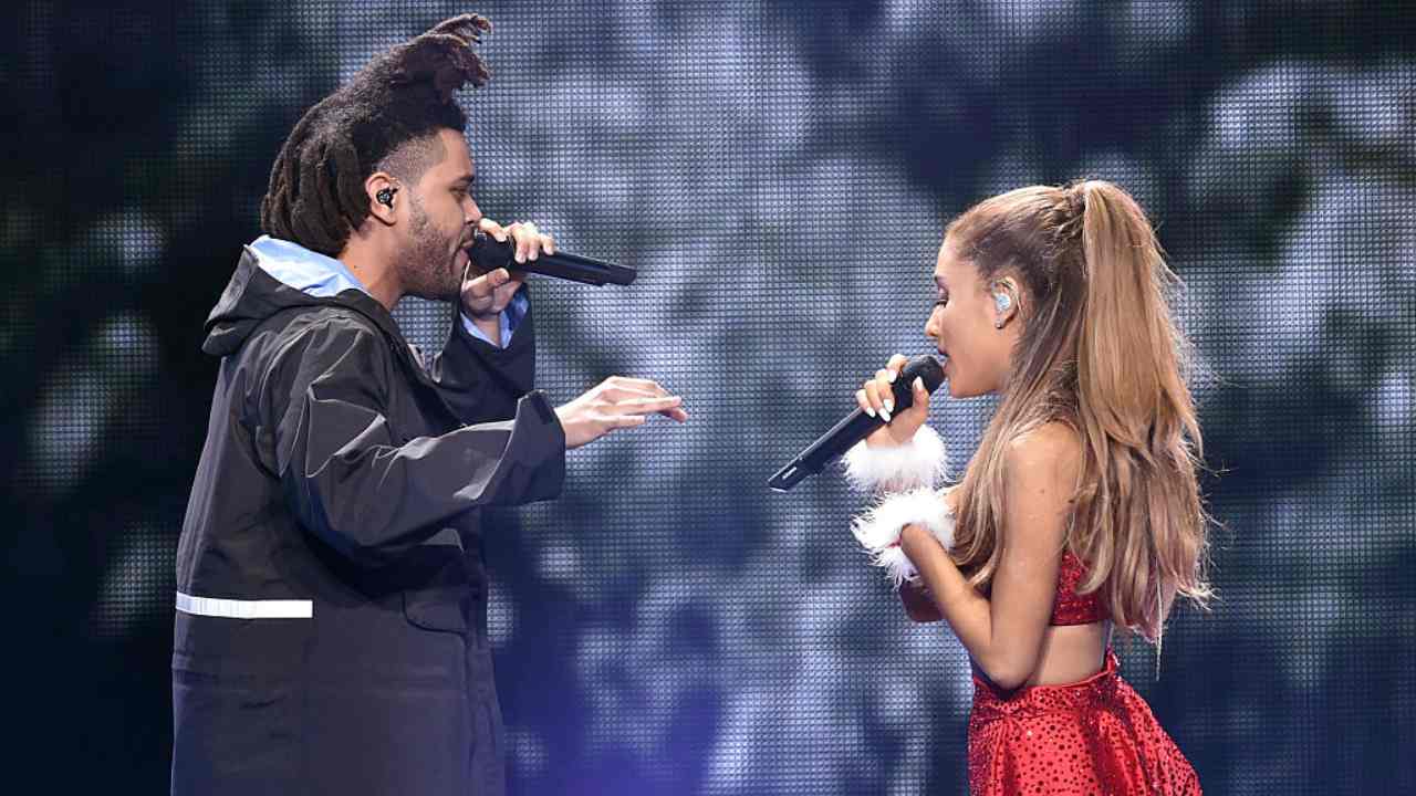 La nota cantante ariana Grande e The Weeknd