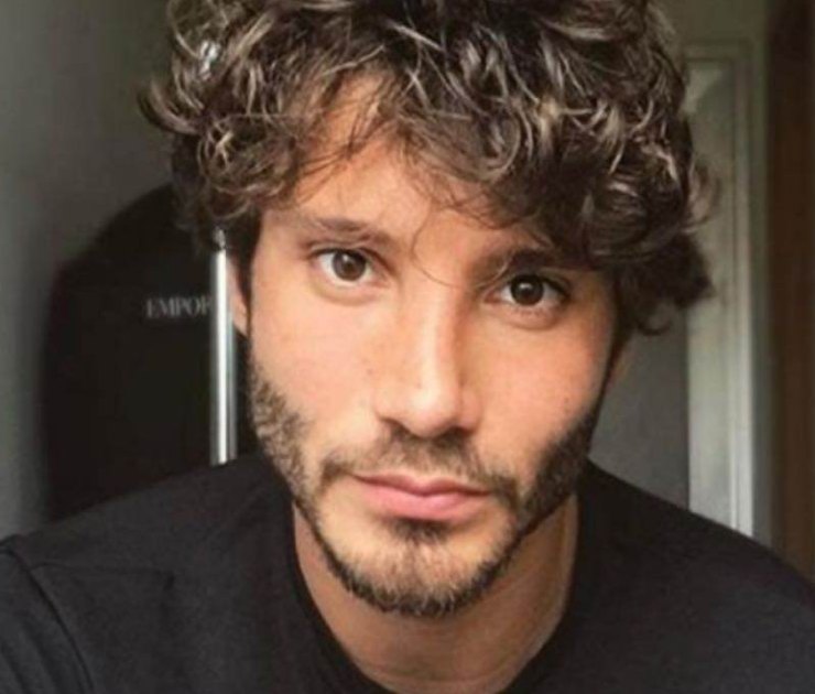 Stefano De Martino, giurato di Amici 20 e presentatore italiano - Fonte: Instagram