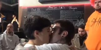 Fedez e Luis Sal si baciano in live