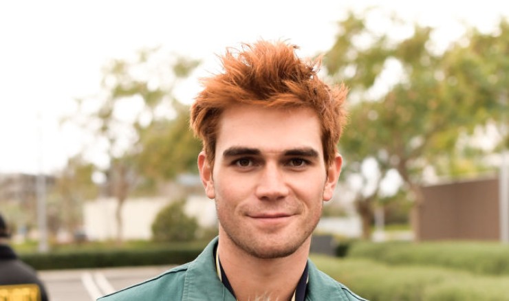 Kj Apa, attore e cantante