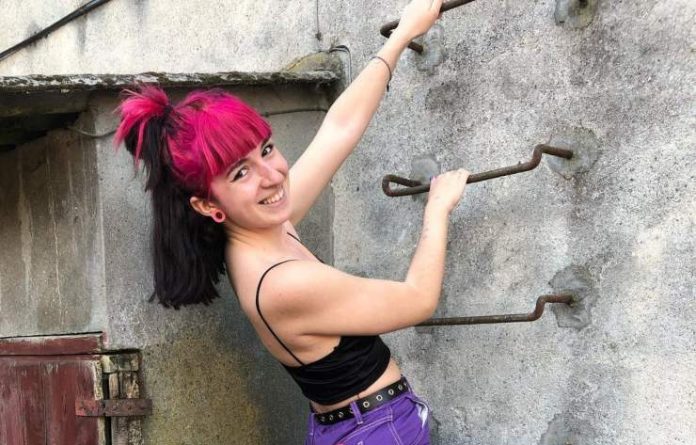 Uccide Sua Sorella Per Un Tiktok
