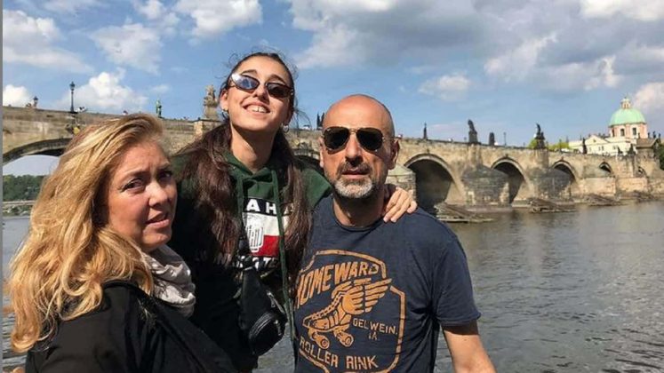 Mamma Giulia Figlia Chiara E Figlio Diego