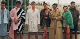 un personaggio di elite con uno de la casa de papel