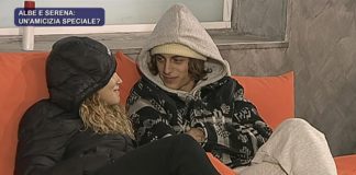 Albe e Serena bacio