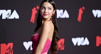 Olivia Rodrigo risponde a chi la critica di copiare altre canzoni: “è mortificante”