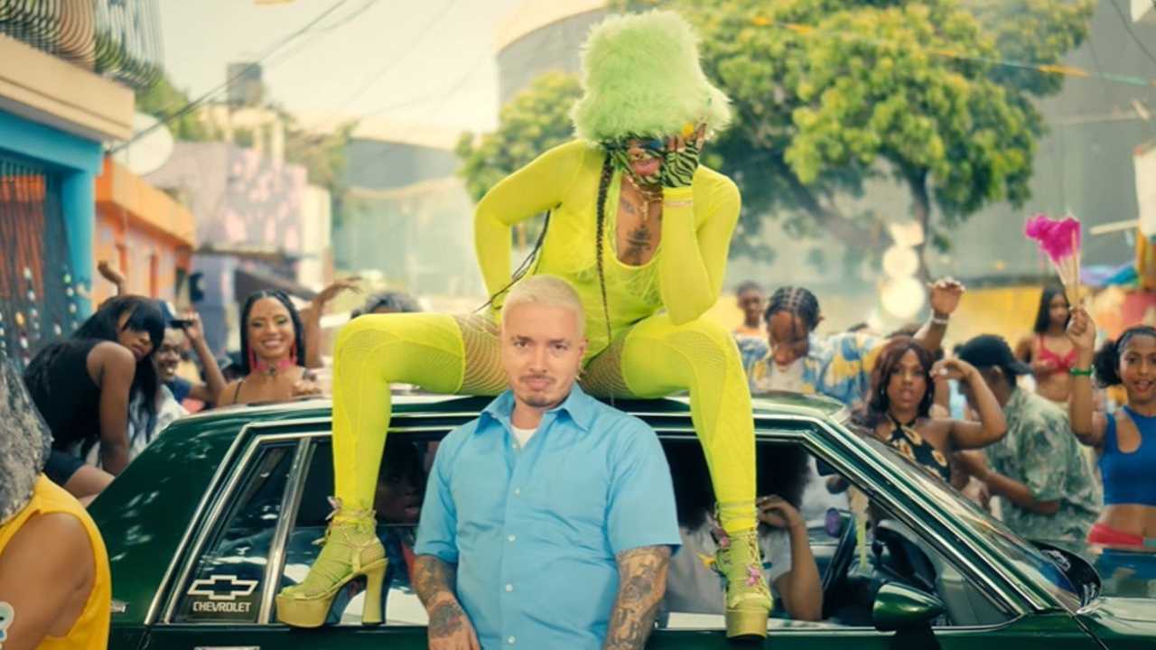 J Balvin Perra video